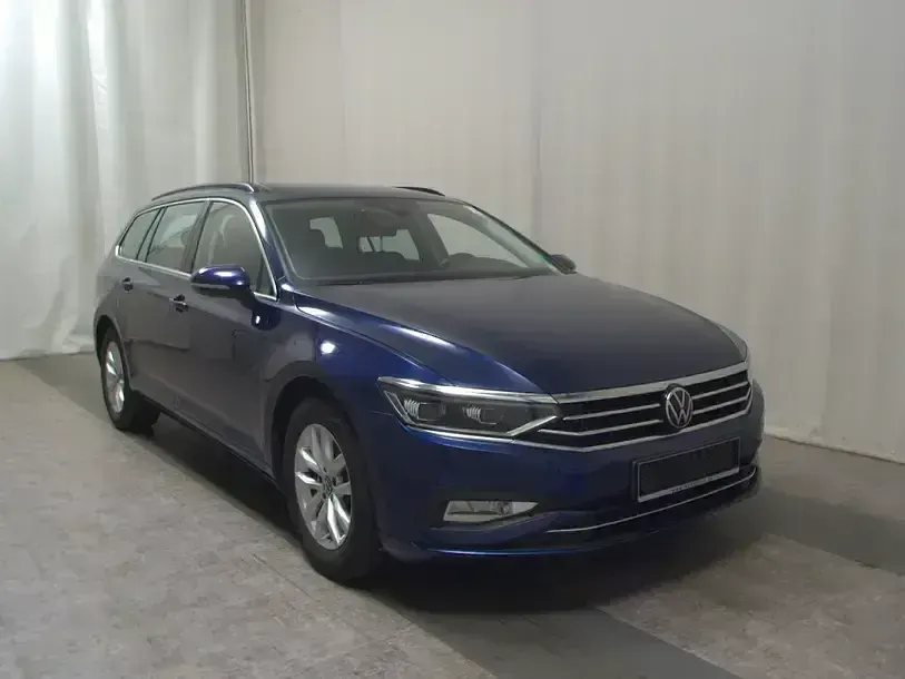 Gebraucht VW Passat Business 150 PS (110 kW) 2022 Blau Kombi