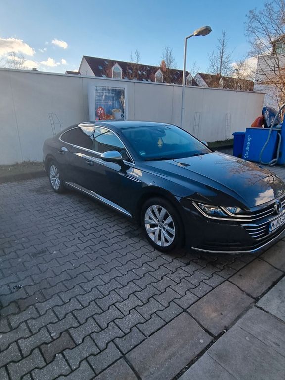 Grau Gebraucht 2018 VW Arteon Elegance Limousine | 20.500 € (Fairer Preis) - Bild 1/4