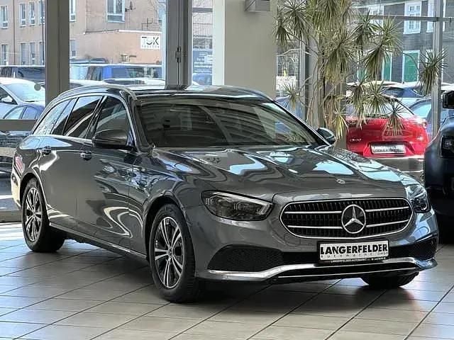 Selenitgrau metalliclack Gebraucht 2021 Mercedes E200 Avantgarde Kombi | 33.000 € (Guter Preis) - Bild 1/4