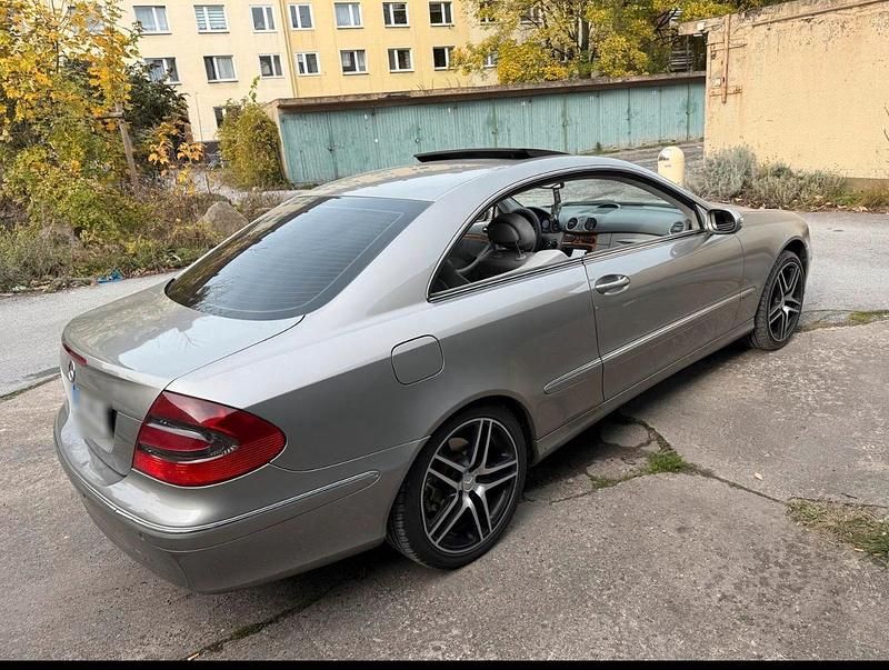 Gebraucht Mercedes CLK270 170 PS (125 kW) 2003 Gold Coupé