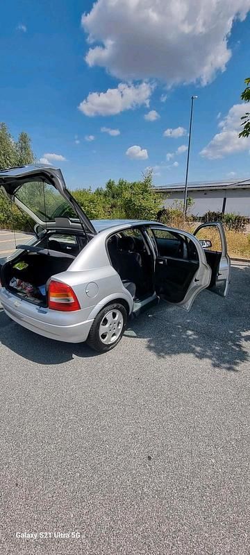 Second-hand Opel Astra 75 CP (55 kW) 2000 Argintiu Hatchback