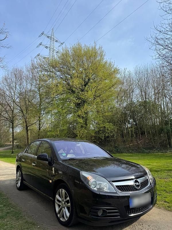 Gebraucht Opel Vectra 155 PS (114 kW) 2008 Schwarz Kleinwagen
