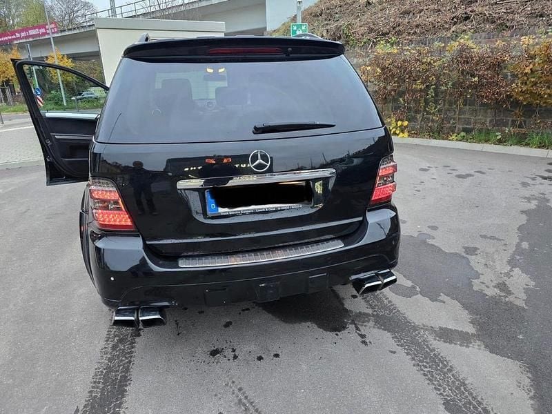 Gebraucht Mercedes ML420 306 PS (225 kW) 2008 Schwarz SUV