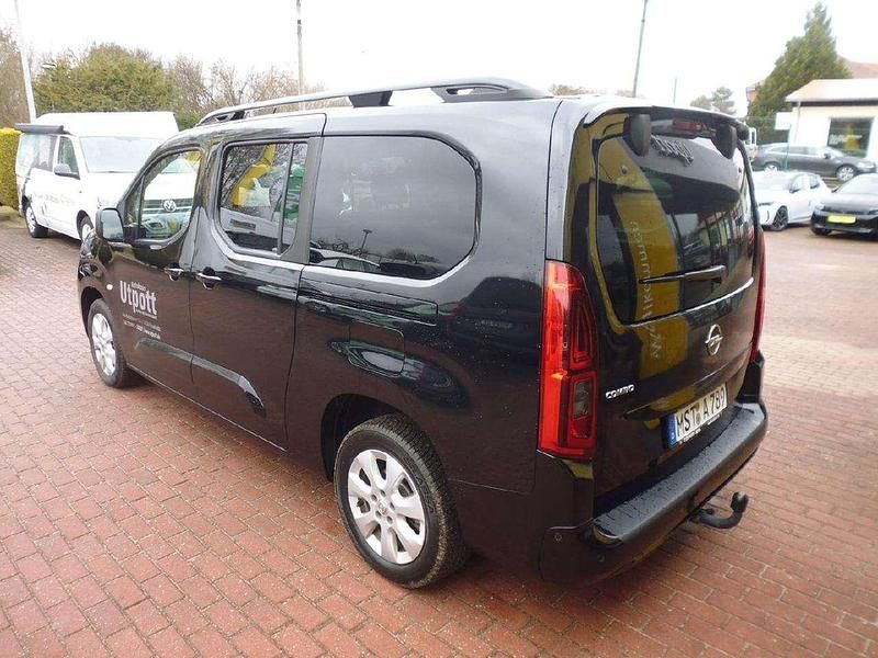 Gebraucht Opel Combo Ultimate 131 PS (96 kW) 2022 Diamant schwarz/karbon schwarz Van / Kleinbus