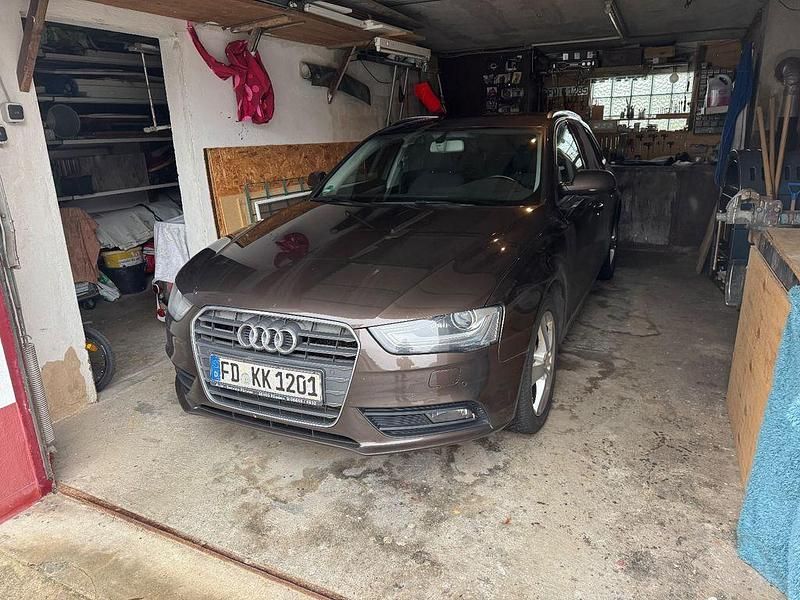 Braun Gebraucht 2012 Audi A4 Ambition Kombi | 8.500 € (Fairer Preis) - Bild 1/4