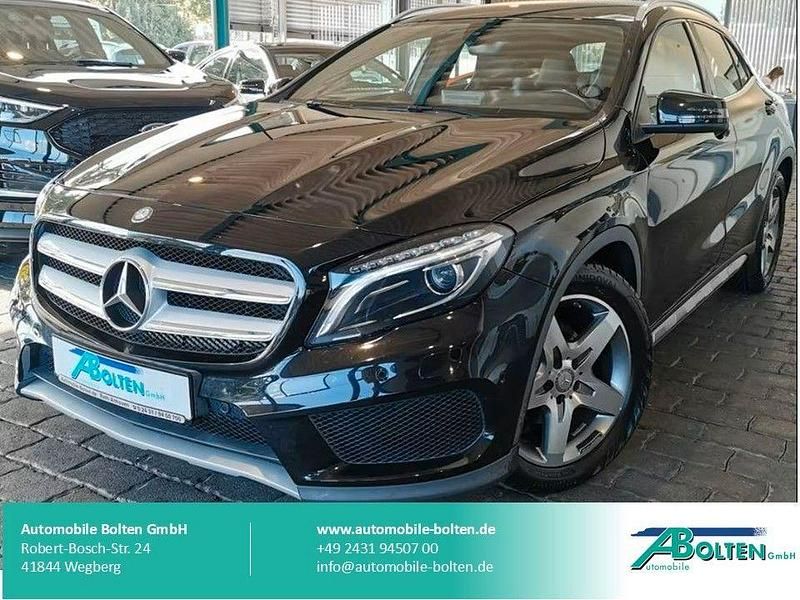 Schwarz Gebraucht 2016 Mercedes GLA180 AMG line SUV | 15.950 € (Fairer Preis) - Bild 1/4
