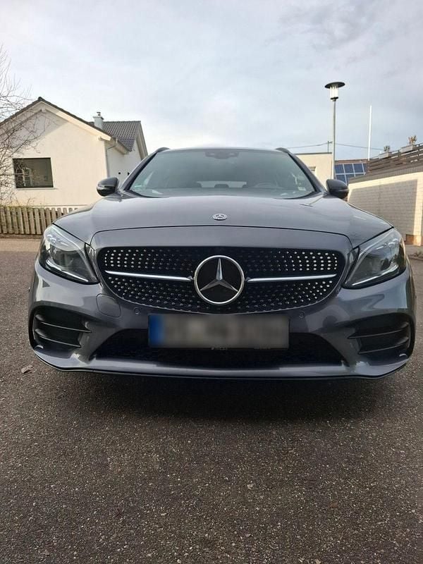 Gebraucht Mercedes C300 245 PS (180 kW) 2018 Grau Kombi