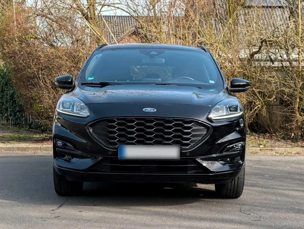 Używany Ford Kuga ST-Line 224 KM (164 kW) 2021 Czarny SUV