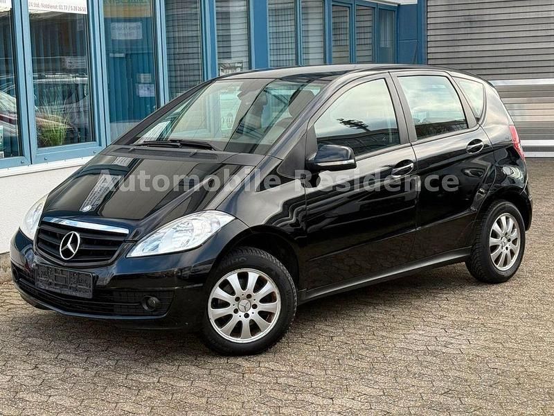 Gebraucht Mercedes A180 109 PS (80 kW) 2011 Schwarz Limousine