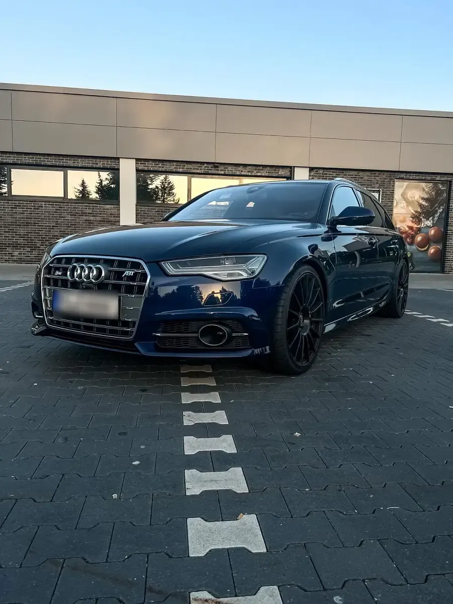 Gebraucht Audi S6 549 PS (403 kW) 2015 Blau Kombi