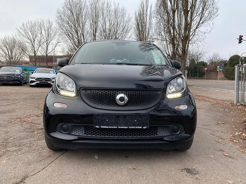 Second-hand Smart ForFour 90 CP (66 kW) 2019 Negru Hatchback