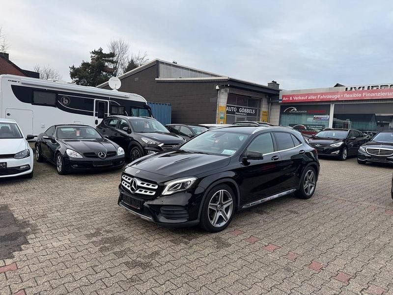 Kosmosschwarz Gebraucht 2020 Mercedes GLA220 Sport SUV | 24.450 € (Fairer Preis) - Bild 1/4
