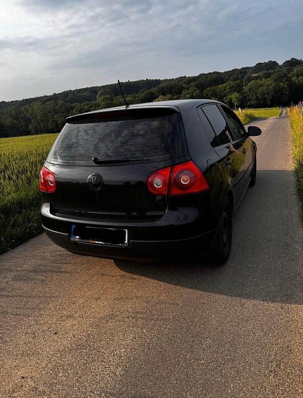 Schwarz Gebraucht 2006 VW Golf V Limousine | 1.750 € (Fairer Preis) - Bild 1/4