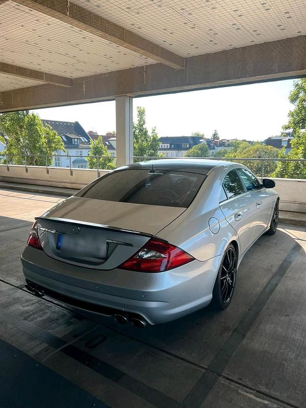 Silber Gebraucht 2005 Mercedes CLS350 Limousine | 3.400 € - Bild 1/4