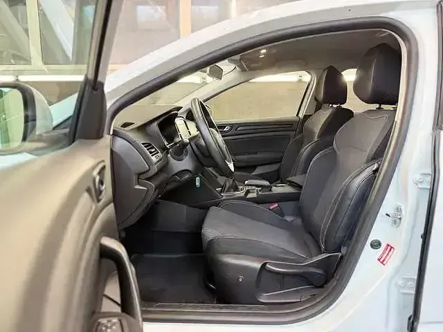 Gebraucht Renault Mégane Play 110 PS (80 kW) 2018 Weiss Limousine