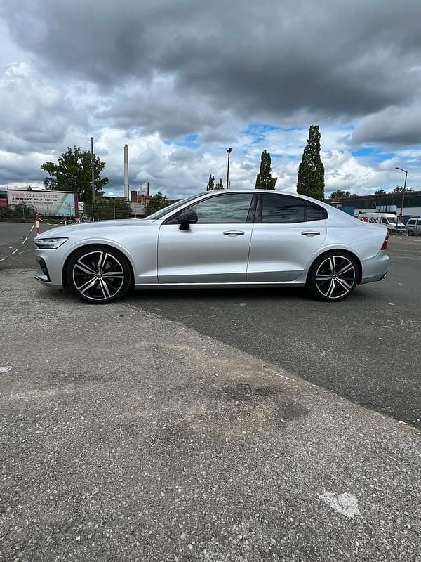 Gebraucht Volvo S60 R-Design 190 PS (139 kW) 2019 Silber Limousine