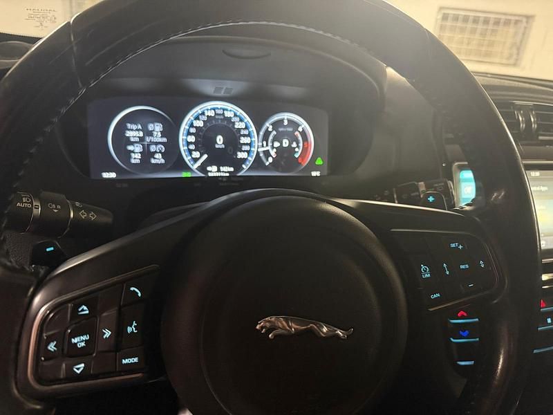 Blau Gebraucht 2017 Jaguar F-Pace SUV | 13.800 € (Guter Preis) - Bild 1/4