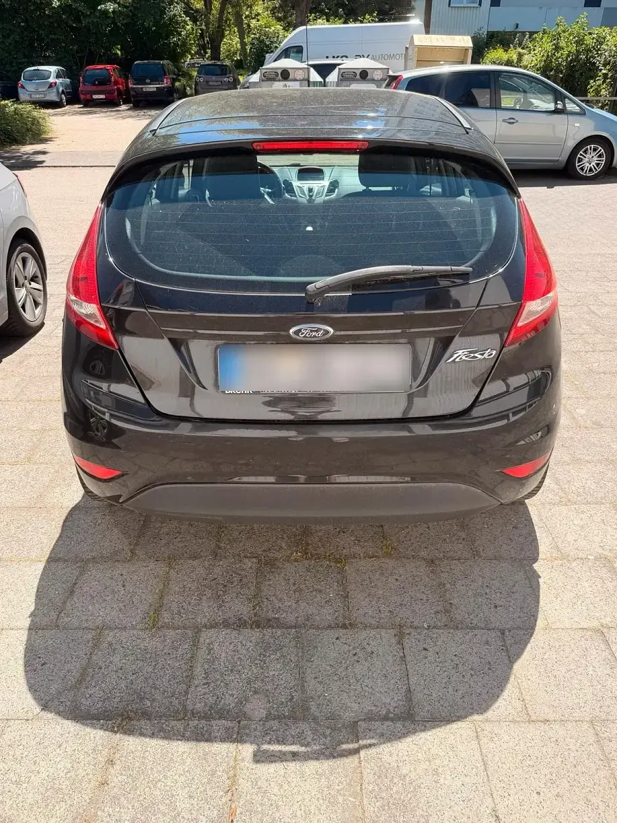 Gebraucht Ford Fiesta 82 PS (60 kW) 2012 Schwarz Limousine