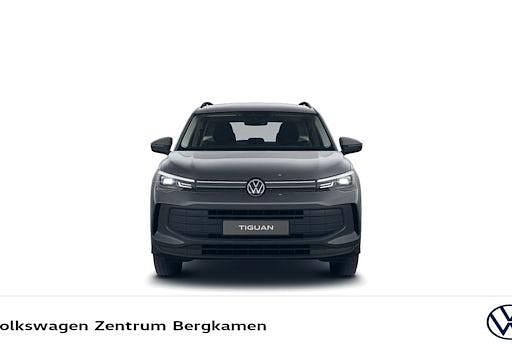 Gebraucht VW Tiguan 131 PS (96 kW) 2025 Grau SUV