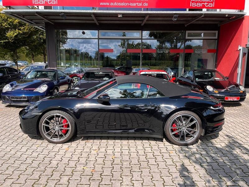 Schwarz (tiefschwarz) Gebraucht 2019 Porsche 911 Carrera S Cabrio | 119.500 € (Guter Preis) - Bild 1/4