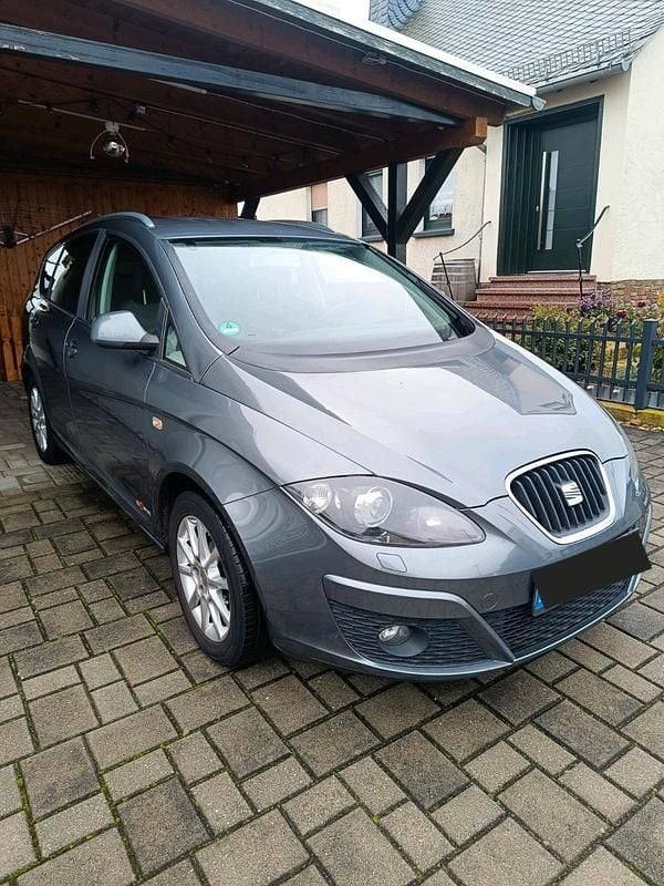 Grau Gebraucht 2013 Seat Altea XL Copa Van / Kleinbus | 4.800 € (Guter Preis) - Bild 1/4
