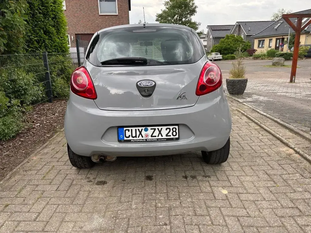 Gebraucht Ford Ka Trend 69 PS (50 kW) 2015 Grau Kleinwagen