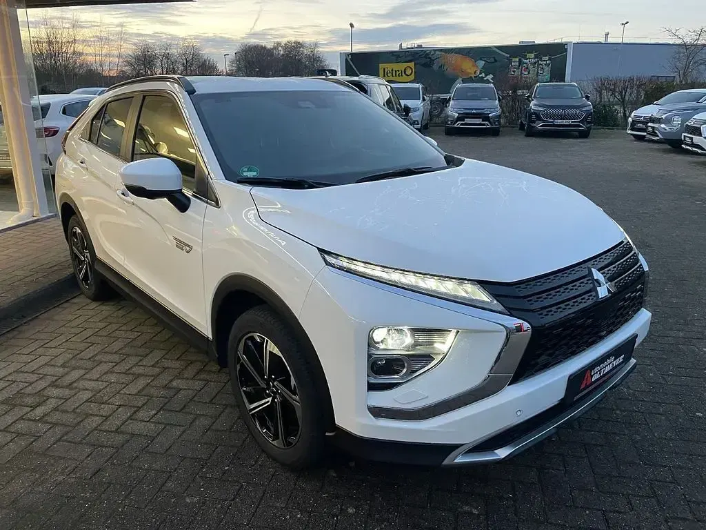 Gebraucht Mitsubishi Eclipse Cross Plus 188 PS (138 kW) 2021 Weiß SUV