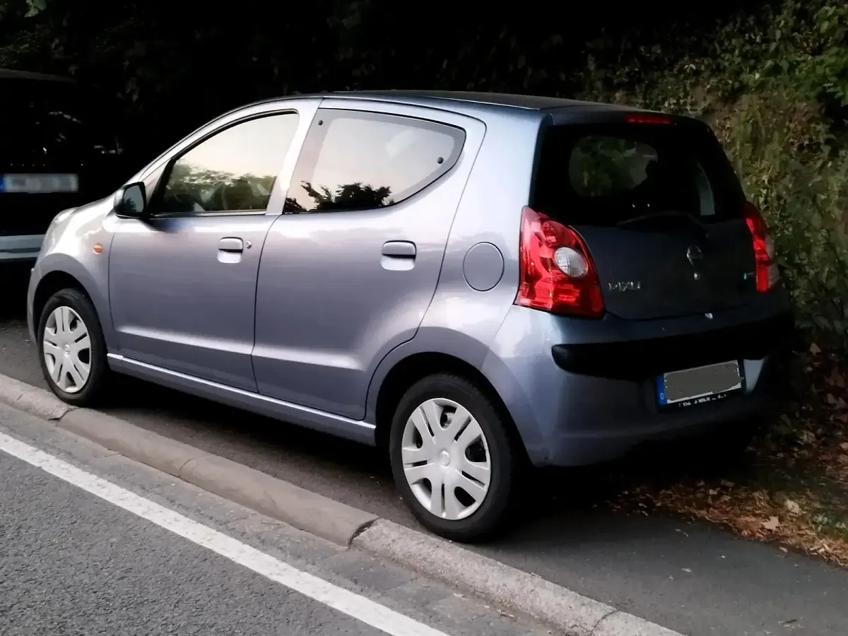 Gebraucht Nissan Pixo 67 PS (49 kW) 2012 Andere farben Kleinwagen