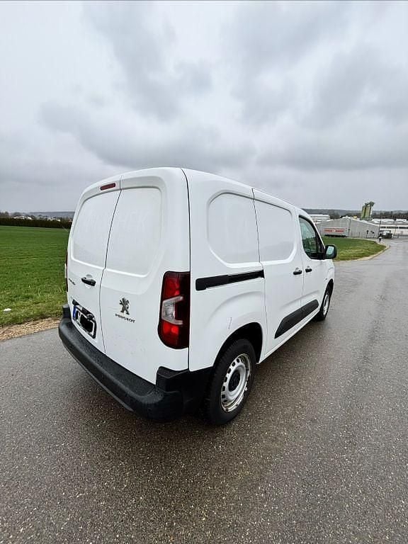 Gebraucht Peugeot Partner 110 PS (80 kW) 2020 Weiß Van / Kleinbus