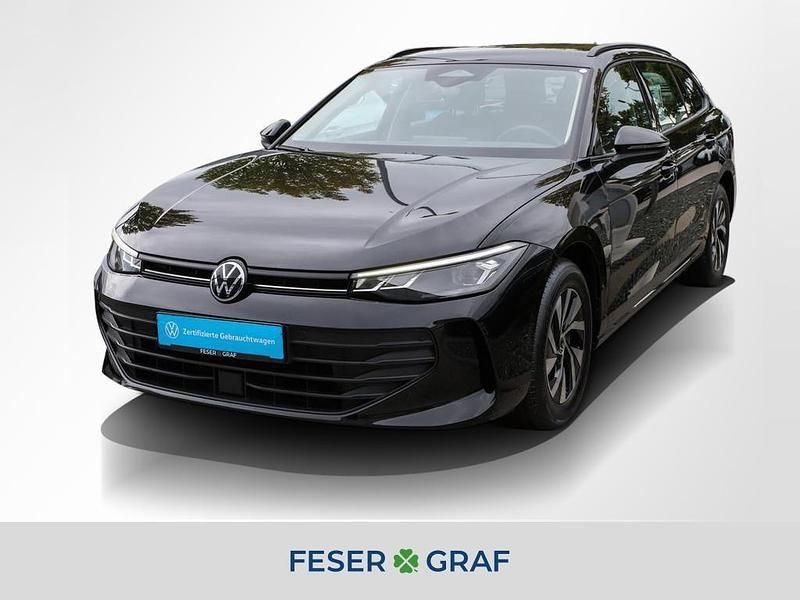 Grenadillschwarz metallic Gebraucht 2024 VW Passat Kombi | 29.450 € (Fairer Preis) - Bild 1/2