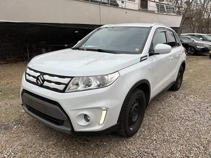Weiß Gebraucht 2016 Suzuki Vitara Active SUV | 7.900 € (Guter Preis) - Bild 1/4