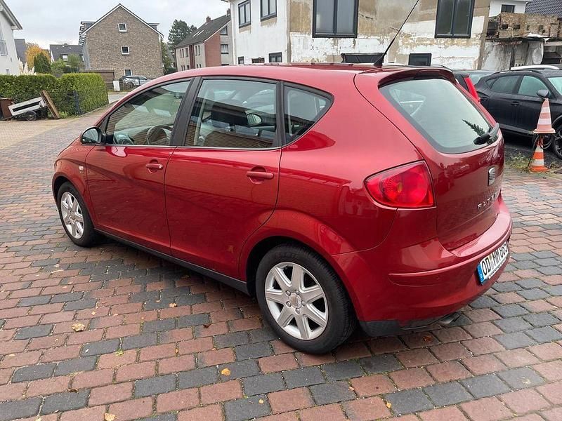 Gebraucht Seat Altea Stylance 160 PS (117 kW) 2008 Rot Limousine