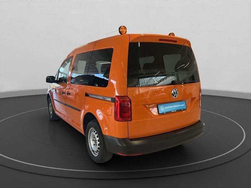 Gebraucht VW Caddy Basis 102 PS (75 kW) 2019 Orange Van / Kleinbus