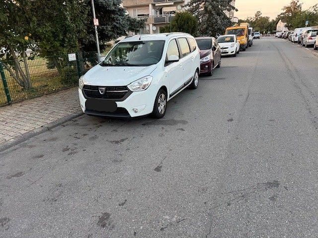 Weiß Gebraucht 2018 Dacia Lodgy Acces Van / Kleinbus | 8.000 € (Teuer) - Bild 1/4