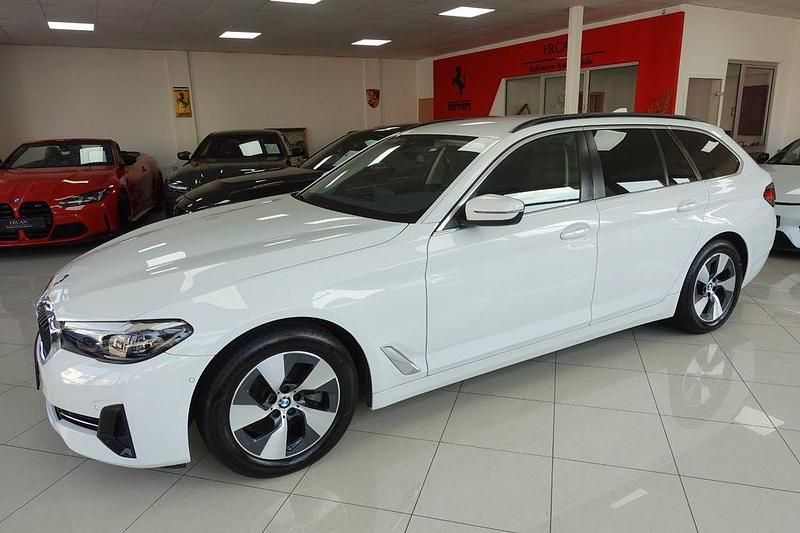 Gebraucht BMW 520 190 PS (139 kW) 2023 Weiß Limousine