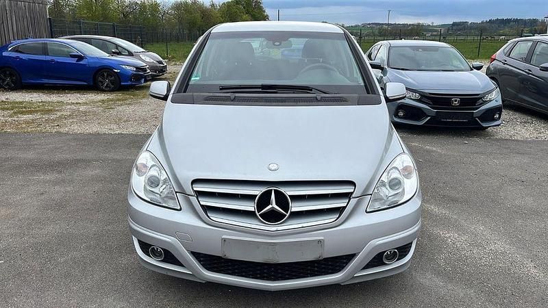 Gebraucht Mercedes B170 116 PS (85 kW) 2009 Silber Van / Kleinbus