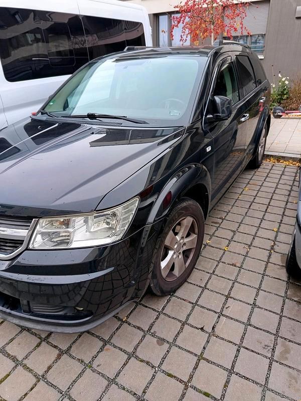 Schwarz Gebraucht 2010 Dodge Journey SUV | 5.600 € (Etwas zu teuer) - Bild 1/4