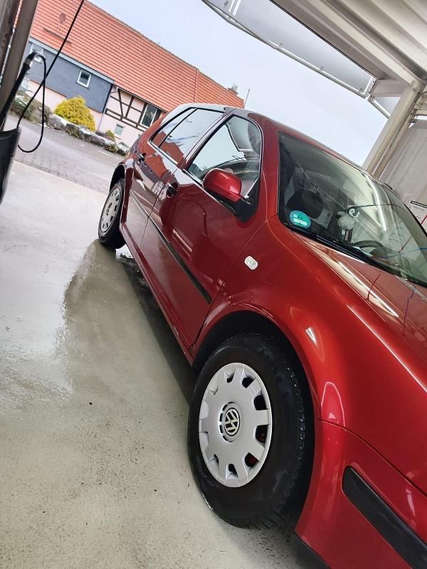 Gebraucht VW Golf IV 65 PS (47 kW) 1998 Rot Kleinwagen
