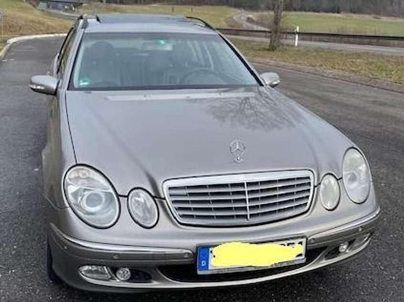 Silber Gebraucht 2004 Mercedes E320 Elegance Kombi | 2.700 € (Guter Preis) - Bild 1/4