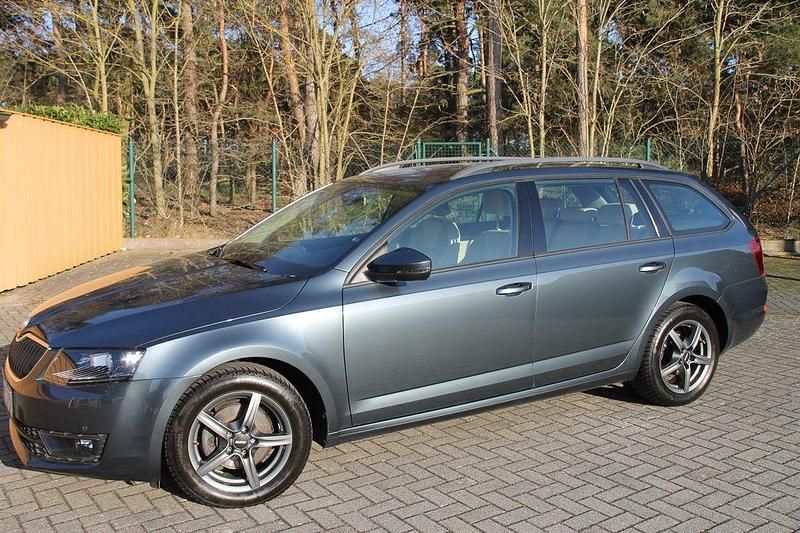 Gebraucht Skoda Octavia Style 150 PS (110 kW) 2016 Grau Kleinwagen