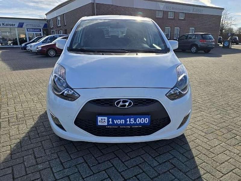 Gebraucht Hyundai ix20 Trend 90 PS (66 kW) 2016 Weiß Kleinwagen