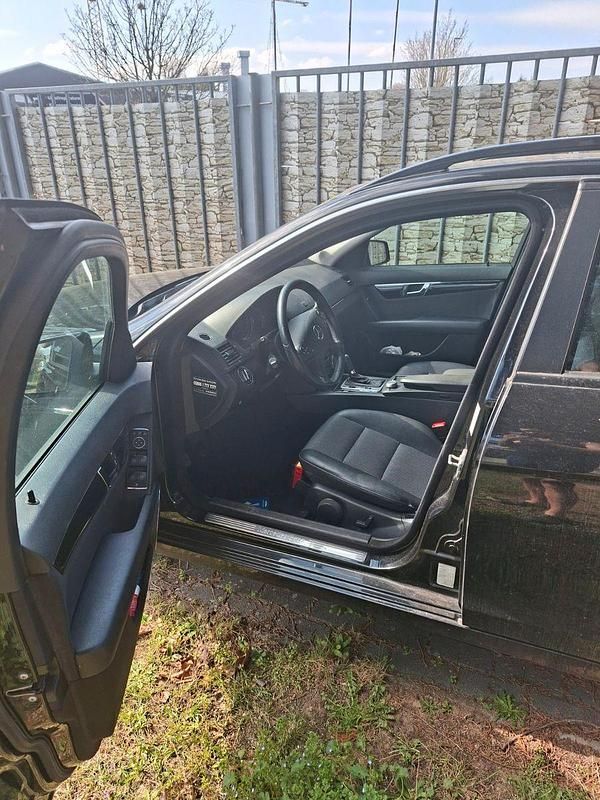 Gebraucht Mercedes C250 204 PS (150 kW) 2009 Schwarz Kombi