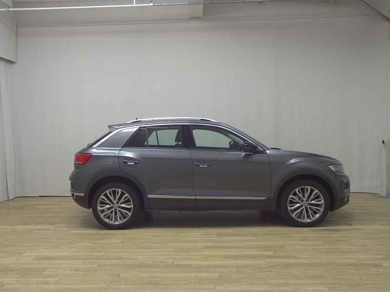 Grau Gebraucht 2020 VW T-Roc IQ Drive SUV | 20.780 € (Fairer Preis) - Bild 1/4