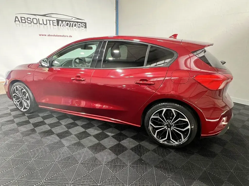Gebraucht Ford Focus ST-Line 150 PS (110 kW) 2019 Rot Limousine
