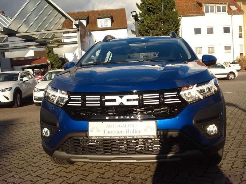 Iron blau Neu 2024 Dacia Sandero Expression Kleinwagen | 19.490 € (Etwas zu teuer) - Bild 1/4