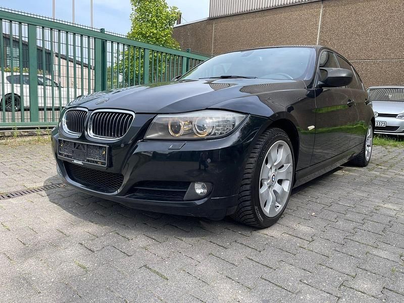 Schwarz Gebraucht 2009 BMW 325 Limousine | 6.499 € (Guter Preis) - Bild 1/4