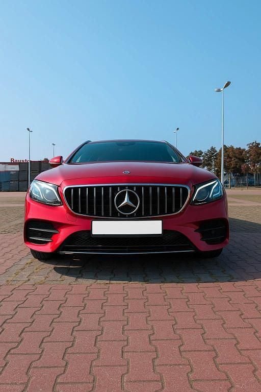 Rot Gebraucht 2019 Mercedes E220 Exclusive Kombi | 26.500 € (Superpreis) - Bild 1/4