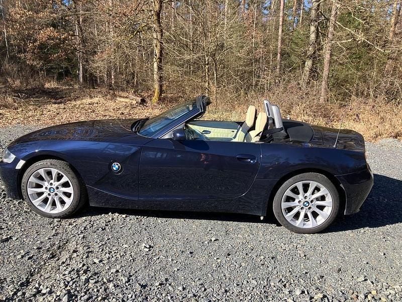 Gebraucht BMW Z4 Sport Line 177 PS (130 kW) 2007 Blau Cabrio