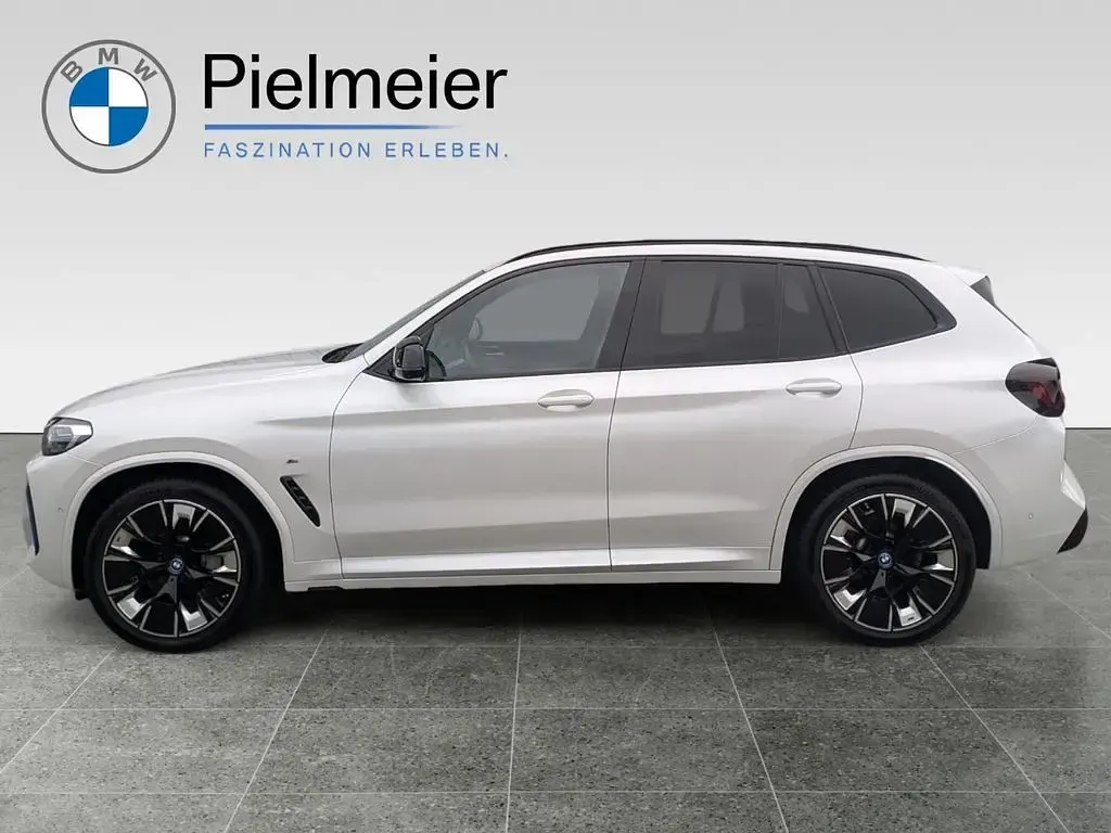 Gebraucht BMW iX3 Impressive 210 kW (286 PS) 2023 Weiß SUV