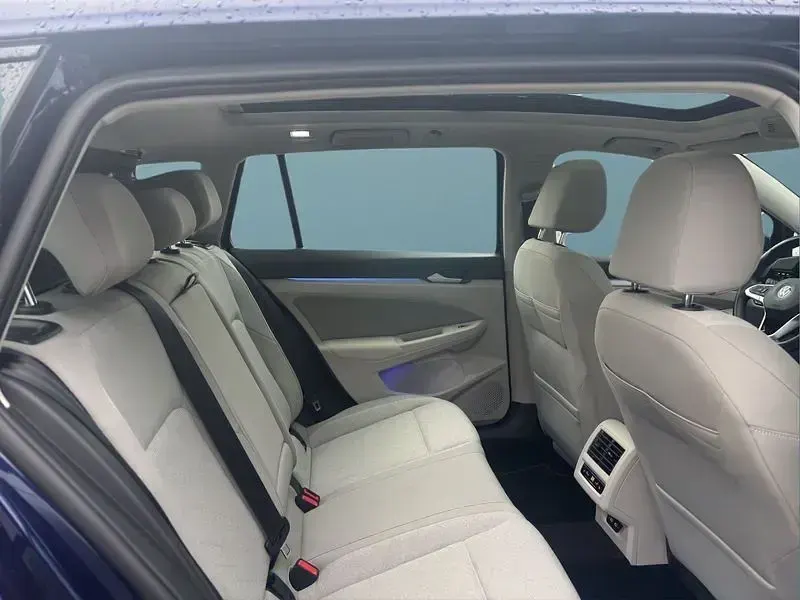 Gebraucht VW Golf VIII 150 PS (110 kW) 2021 Blau Kombi